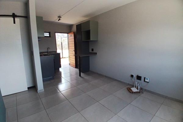 Ground floor R6500.00
1st Floor R6200.00
2nd Floor R6000.00
Stunning complex with 24 Hour Security 
Access control 
Modern units
BRAND ...