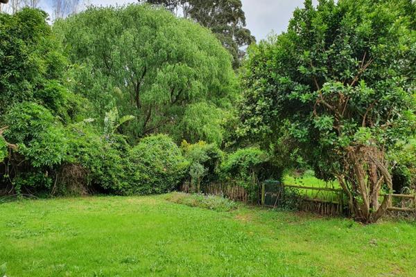 Welcome to your serene sanctuary in Hout Bay! This enchanting 3-bedroom, 3-bathroom home ...