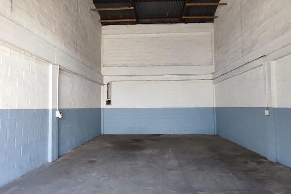 Ideal For Basic Workshop / Storage. 
Situated in Drommedaris Street, (near Kaap-Agri).

Features: 
*Limited parking / Yard Space ...