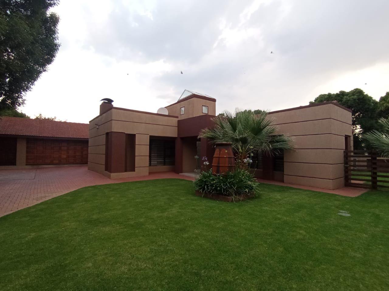 3 Bedroom House for sale in Three Rivers East - P24-115250207