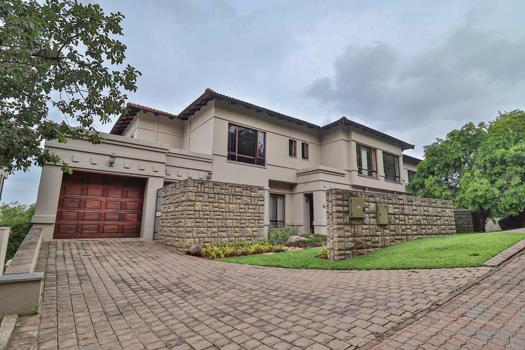 3 Bedroom Townhouse for sale in Sonheuwel Ext 1