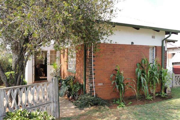 Nestled in the suburb of Wannenburghoogte, this lovely 3-bedroom, 1-bathroom home offers ...