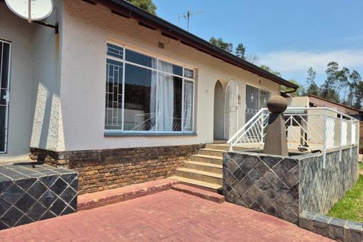 3 Bedroom House for sale in Rangeview