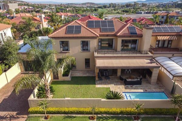 Luxury Family Home in Prima Vista Estate, Mulbarton.

Experience refined living in this exceptional duplex home, perfectly situated in ...