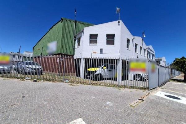 This secure and versatile warehouse in Printers Park, Montague Gardens, offers the ...