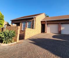 Townhouse for sale in Amberfield Crest Estate