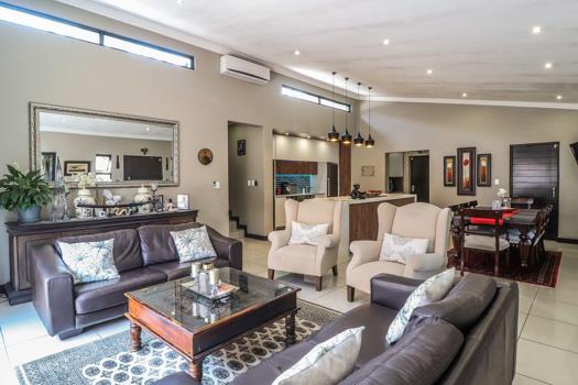 4 Bedroom House for sale in Greenstone Hill