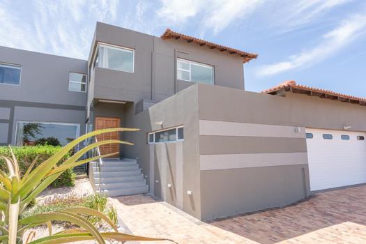 3 Bedroom House for sale in Langebaan Country Estate