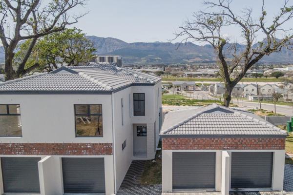 Oak Lodges - Secure residential estate in Paarl Central, Western Cape.
The Oak Lodges townhouses at Honeydew Country Estate in Paarl ...