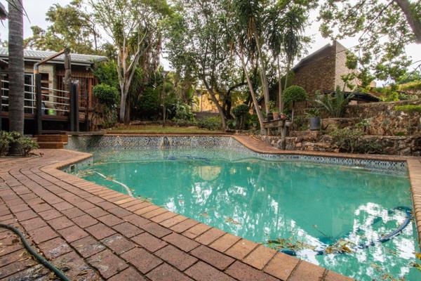 Spacious 4 Bedroom Property in a Boomed Of Area in Zwartkop!!
Comfort, Style and Practicality is what this 3 Living Areas ...