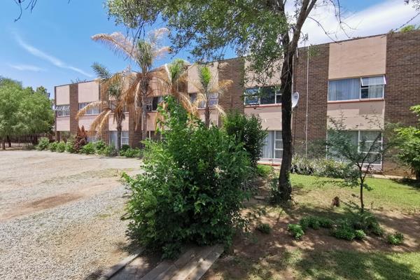 This neat ground floor apartment is located in La Hoff at the Wielie Walie Flats – perfectly priced to sell quickly! It offers a tiled ...