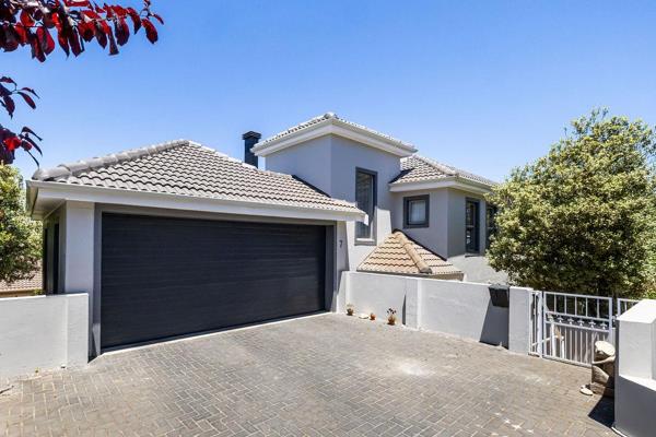 Available 01 January 2025 - unfurnished.

4 bedrooms with 3 full bathrooms and a guest ...