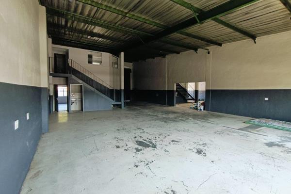 This versatile office and warehouse space is in a prime location in Strijdom Park The ...