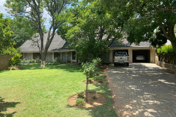 Discover this stunning family home nestled in a serene tree-filled garden. 
5 Spacious bedrooms with ample natural light
Study / ...