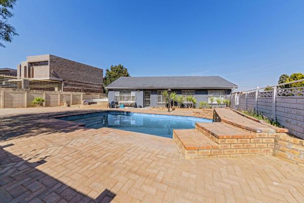 This Property has 2 Rental Options:
    1. Main House Only for R 12 500 per month. 
Or 
    2. Main House + Flatlet for R 15 500 per ...