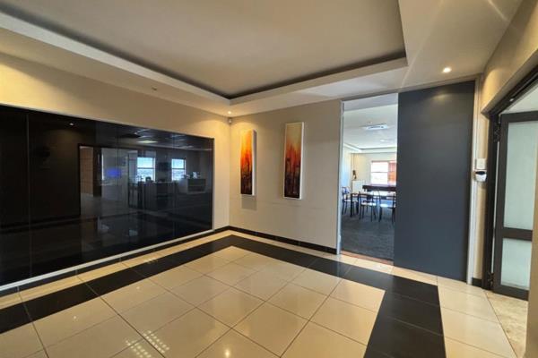 Located on the top floor&#160;of the Skyscape Building within Bellville Business Park, this office space incorporates contemporary ...