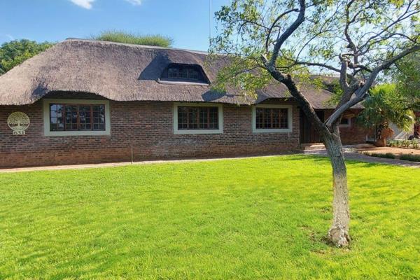 Discover the Charm of Affordable, Spacious Living!

Nestled on a generous 1500sqm stand, this charming, thatched home offers a ...