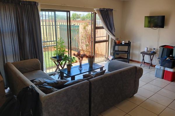 Spacious 2 bedroom ground floor unit to rent in Martha&#39;s Vineyard.

Martha’s Vineyard is a Secure residential estate in Boksburg ...