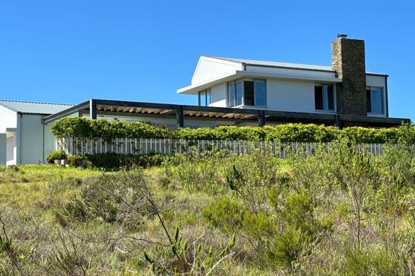 Oubaai Family home rental available. Experience luxury living in this beautifully designed home featuring: 
Newly renovated - 3 ...