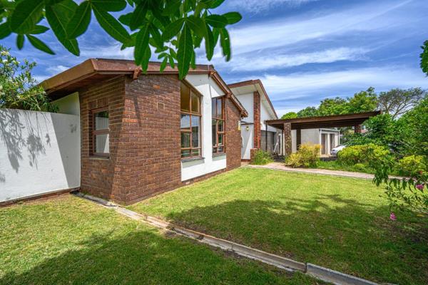 Here&#39;s your chance to transform a cherished family home into your dream space! 

Built with love 49 years ago, this north-facing, 3 ...