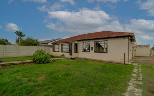 4 Bedroom House for sale in Paul Krugersoord