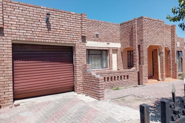 Discover this versatile 3-bedroom home situated in the heart of Seshego, offering the perfect blend of comfort and functionality. The ...