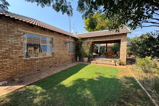 3 Bedroom Townhouse for sale in Wilgeheuwel