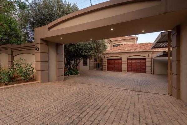 Are you Ready to be Impressed?? Another exclusive mandate by Rosie Viljoen Real Estate.  This awesome double-storey home boasts a beautiful design, offering a perfect blend of style, privacy, and functionality. With a ...