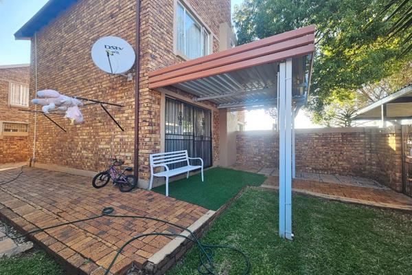 This one of the kind duplex , situated in the heart of Centurion , a property that offers luxury, comfort and modern living. 
Comes ...