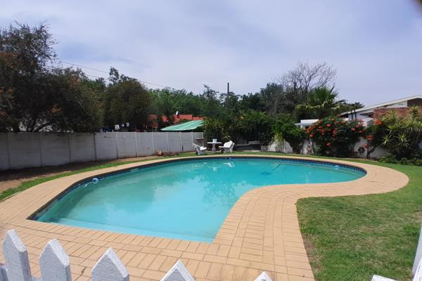 Sasolburg

Beautiful family home!!!

Stunning 
 
Financial Planning: 
R 1 499 000.00
+-r 15 728.00 (20 years)
+-r 14 559.00 ...