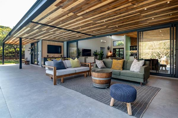 Serene Light Filled Home with Impressive Outdoor Living 

SOLE MANDATE:This serene single level three-bedroom home is set in a level ...