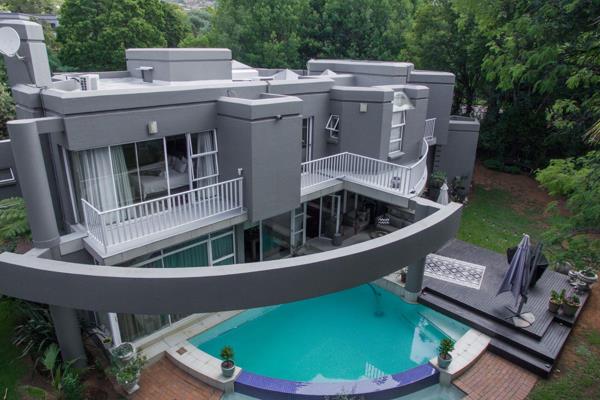 Featherbrooke Estate: Luxury Living Meets Nature

Experience unparalleled elegance in this stunning home, perfectly situated in the tranquil Featherbrooke Estate with direct access to the Walter Sisulu National Botanical Gardens. This property seamlessly blends modern ...