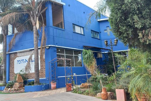 Going on Auction: Wednesday 23 July 2025
Reserve Price: R2 400 000.00. (All offers will be reviewed)
Non-refundable 10% commission plus ...