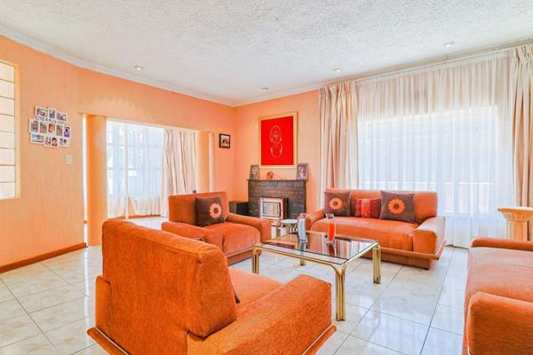 This 5-bedroom family home in Lenasia is perfect for those seeking both comfort and ...
