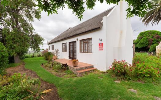 3 Bedroom House for sale in Bredasdorp