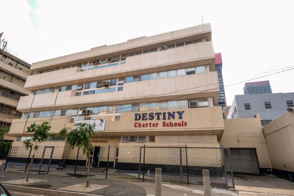 This is a treble-storey building on three stands in the heart of Johannesburg CBD. It is ...