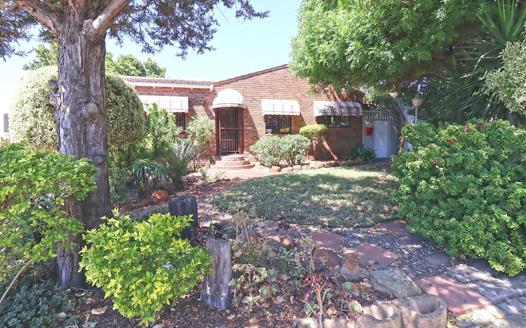 3 Bedroom House for sale in Edgemead