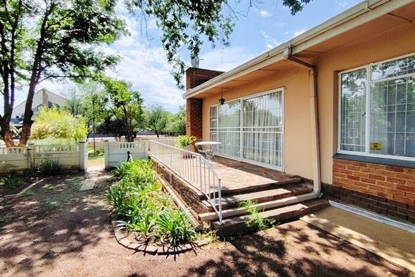 Stunning Family Home for Sale in Fichardtpark

Only R 1995 000

This beautiful property is perfectly located within walking ...