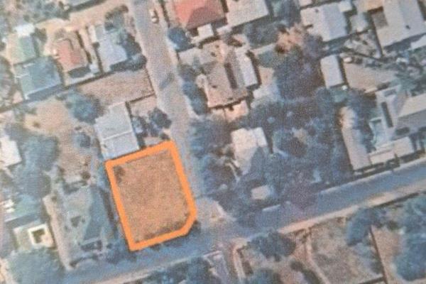 SOLE MANDATE
Lovely 786 square meter corner plot for sale in Moorreesburg.
This level piece of land is ready for an investor or a ...