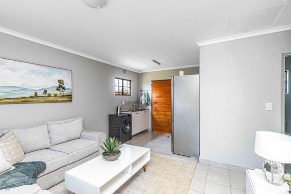 If you currently looking for a 2-bedroom home around Mamelodi, this 45sqm home in Glenway, is lovely specious giving you all the spaces ...