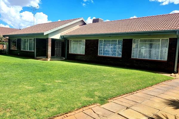 Family House for sale in Hillcrest
This property is situated in one of the best areas of Kimberley.
Neat as a pin and perfect for an ...