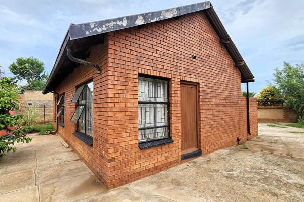 Discover this delightful 2-bedroom home in the vibrant neighbourhood of Mamelodi ...