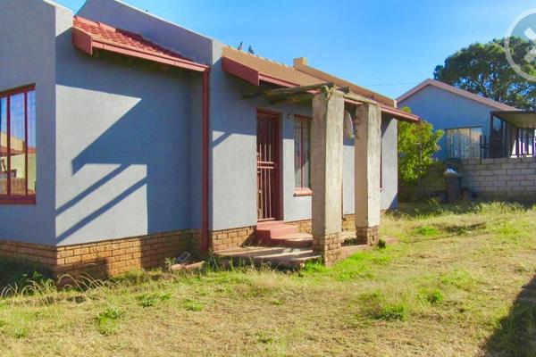 LOVELY 3 BEDROOM PROPERTY 

Property for sale in Kagiso, a lively and social-able neighbourhood near all amenities and major routes. ...