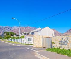 Apartment / Flat for sale in Paarl East