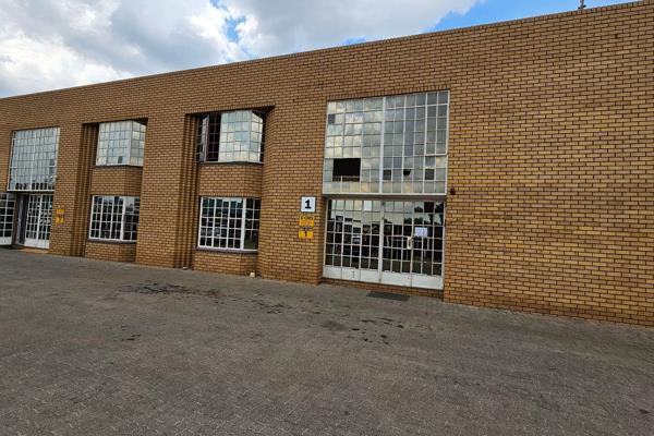 This warehouse space is securely situated within an industrial park in Jet Park. The unit features a spacious open-plan reception and ...