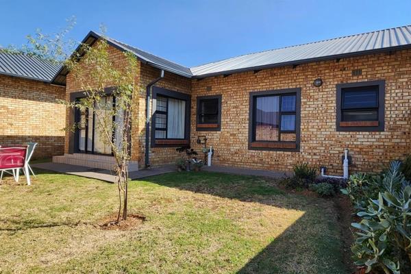 3 Bedroom Townhouse to rent in New Market, Alberton 

Neat, secure and pet friendly! 
RENTING POINTS:- 

* Three well sized ...