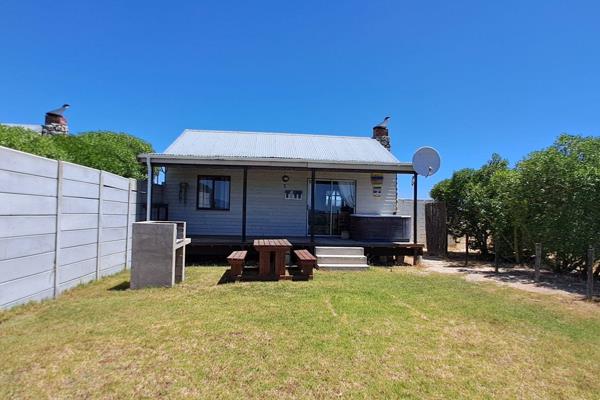 This peaceful property, nestled just 11 km outside of Velddrif on a Farm  only 1 km off a gravel road, offers the perfect retreat near ...