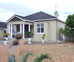 House for sale in Strand South