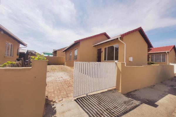 Stunning cluster home situated in a well sought after complex ,providing you with peace of mind lifestyle. It consists of kitchen with ...