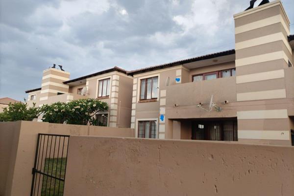 Lovely 2 Bedroom apartment in a secure estate

This lovely apartment features:-
* 2 bedrooms
* 2 bathrooms 
* lovely open plan ...